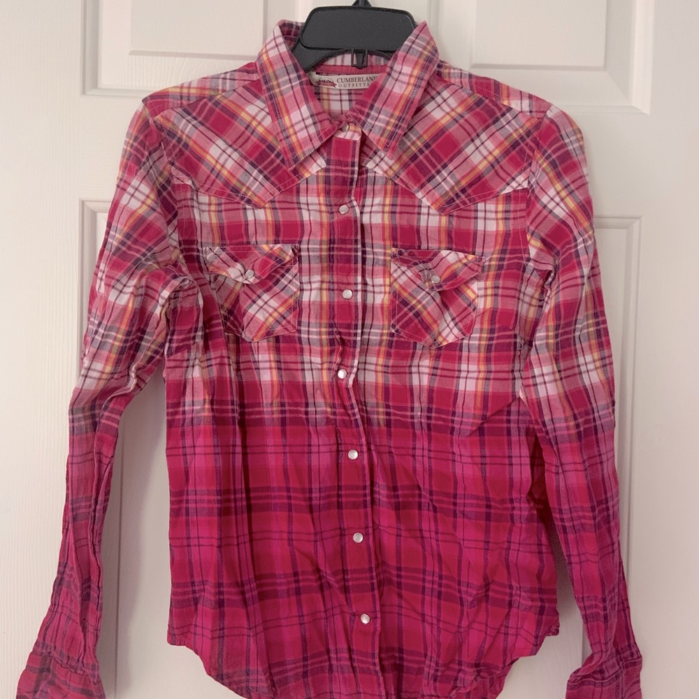 Snap down pink plaid collard shirt